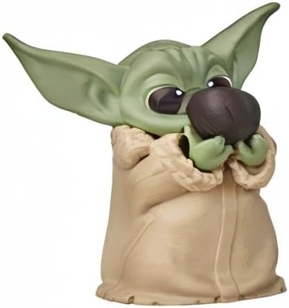 STAR WARS The Bounty Collection The Child Collectible Toys 2.2-Inch The Mandalorian “Baby Yoda” Sipping Soup, Blanket-Wrapped Figure 2-Pack