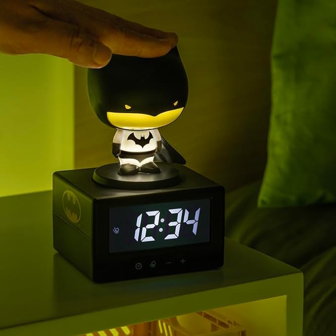 BATMAN Figure Icon Alarm Clock - Officially DC Comics Licensed Boys Bedroom Night Light & Decor | Paladone