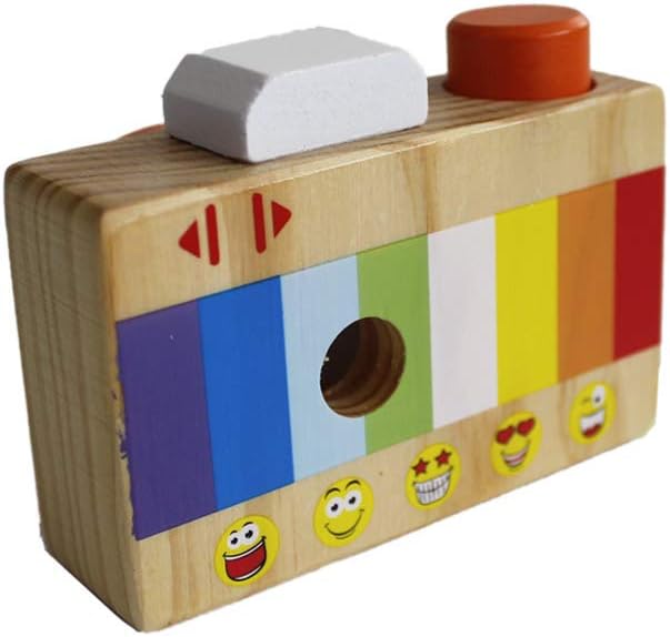 GoodPlay Cartoon Mini Wooden Camera Toy with Multi-Prism Kaleidoscope Pictures Lens Portable Camera for Children Toddlers (Carrying in The Hand)