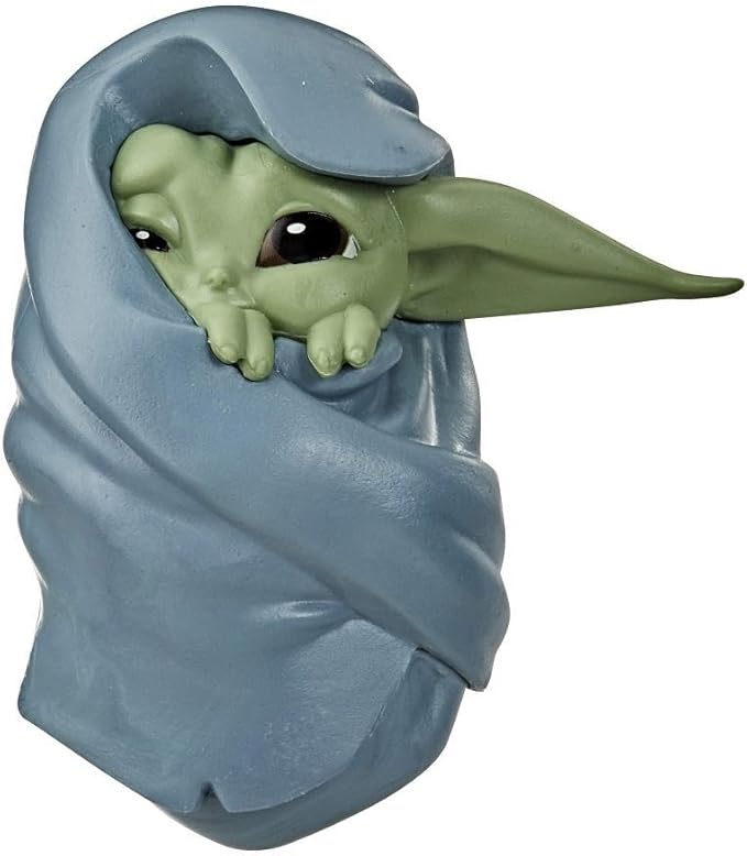 STAR WARS The Bounty Collection The Child Collectible Toys 2.2-Inch The Mandalorian “Baby Yoda” Sipping Soup, Blanket-Wrapped Figure 2-Pack