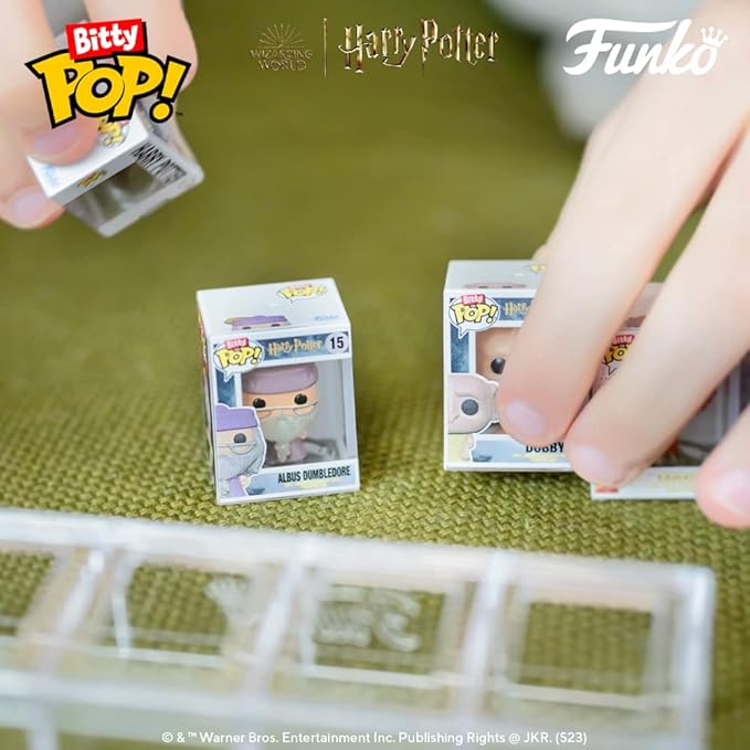 Funko Bitty POP! HP - Dumbledore, 4-Pack - Albus Dumbledore, Nearly Headless Nick, Minerva McGonagall and A Surprise Mystery Mini Figure - 0.9 Inch (2.2 Cm) - Harry Potter Collectable - Gift Idea