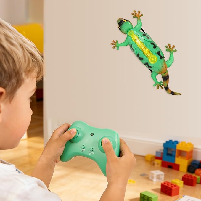 Wall Climbing RC Gecko Lizard, Dual Mode Floor & Wall Driving, Rechargeable Wall Crawler Gecko Robot, Cool Prank for Kids Boy Toys Ages 3+ (Green)