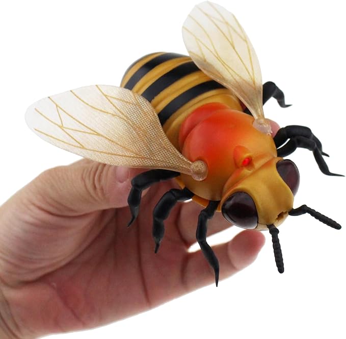 Tipmant Realistic RC Honey Bee Toys IR Remote Control Honeybee Insect Vehicle Electric Animal for Cat Dog Kids Birthday Gifts