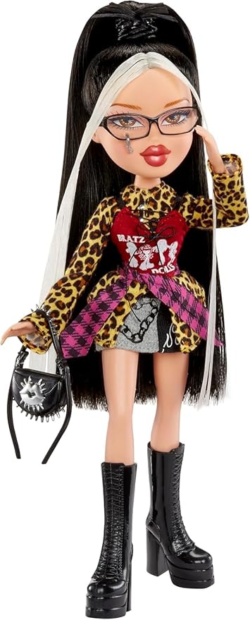 Bratz Stylin' Jade Fashion Doll with Customizable T-Shirt for You and Accessories