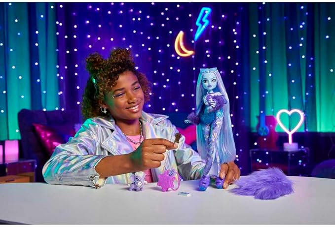Monster High Doll, Abbey Bominable Yeti Fashion Doll with Pet Mammoth and Themed Accessories