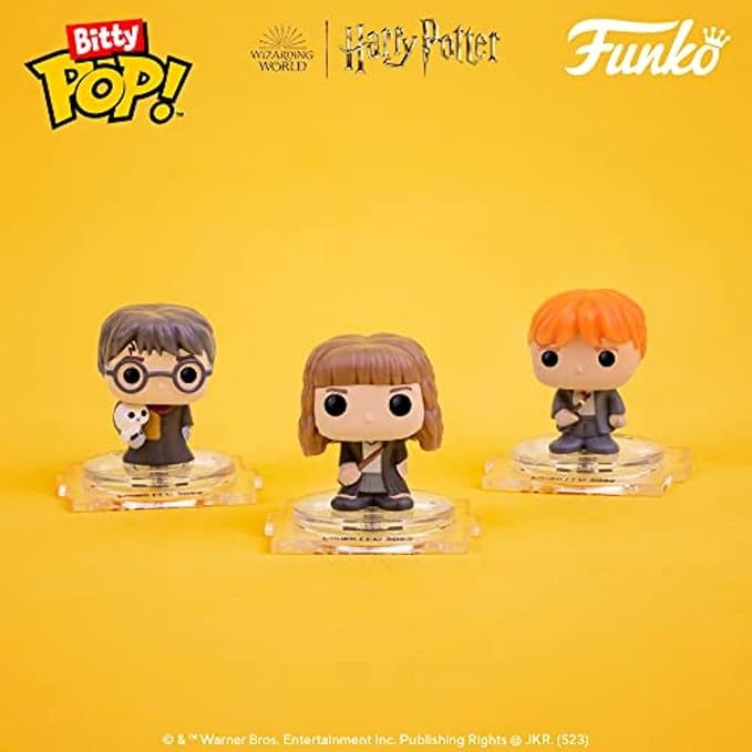 Funko Bitty POP! HP - Harry in Robe with Scarf, 4-Pack - Harry Potter, Draco Malfoy, Dobby and A Surprise Mystery Mini Figure - 0.9 Inch (2.2 Cm) - Harry Potter Collectable - Gift Idea - Cake Topper