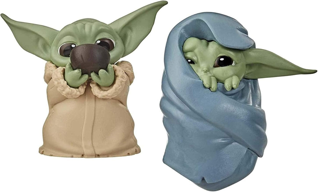 STAR WARS The Bounty Collection The Child Collectible Toys 2.2-Inch The Mandalorian “Baby Yoda” Sipping Soup, Blanket-Wrapped Figure 2-Pack