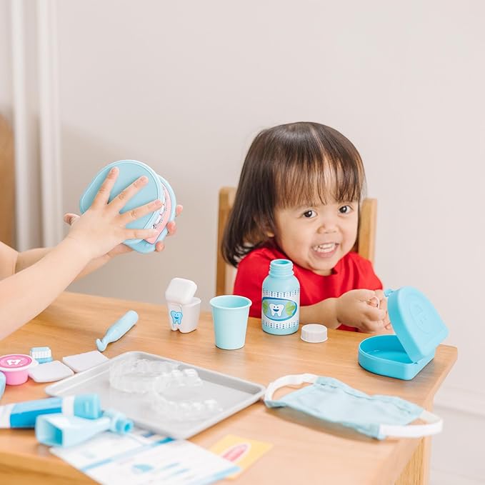 Melissa & Doug Super Smile Dentist Play Set, 25-Piece Dentist Kit with Oversized Teeth, Large Tools & Accessories, Kids Toys for Girls & Boys 3+