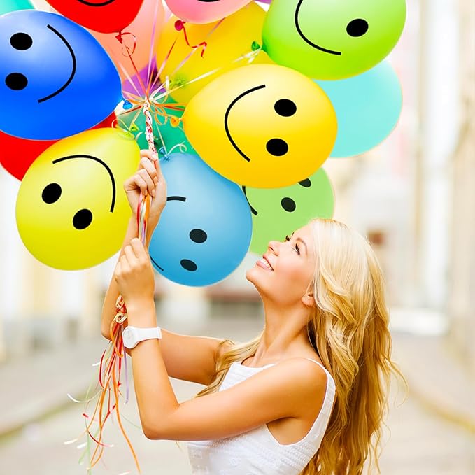 Sratte 50 Pcs Happy Smile Balloons for Birthday Party 12'' Latex Smile Face Colorful Naughty Balloons Party for Baby Shower Wedding Decoration Festive Supplies (Assorted Color)