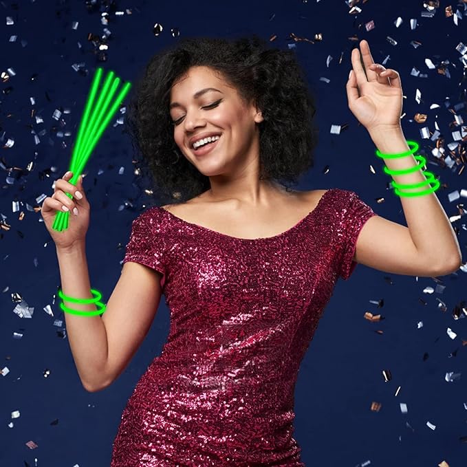 500 PCS Green Glow Sticks Bracelets Necklaces 8" Glowsticks with Connectors Bulk Glow in The Dark Party Supplies Light Up Neon Party Favor for Christmas New Year St. Patrick’s Day Birthday