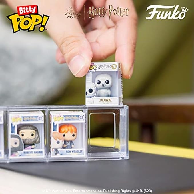 Funko Bitty POP! HP - Harry in Robe with Scarf, 4-Pack - Harry Potter, Draco Malfoy, Dobby and A Surprise Mystery Mini Figure - 0.9 Inch (2.2 Cm) - Harry Potter Collectable - Gift Idea - Cake Topper