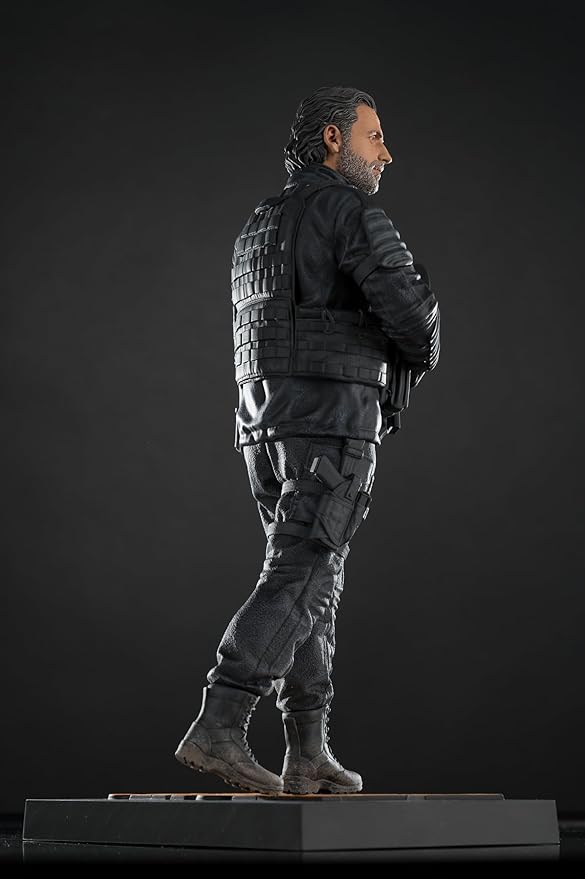 McFarlane Toys - The Walking Dead: The Ones Who Live Rick Grimes 1:6 Scale Deluxe Resin Statue