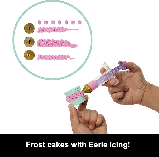 Monster High Scary Sweet Birthday Cake Kit with Clawdeen Wolf Doll, Cake Decorating Playset with 20+ Accessories Like Eerie Icing, Pipette, and More