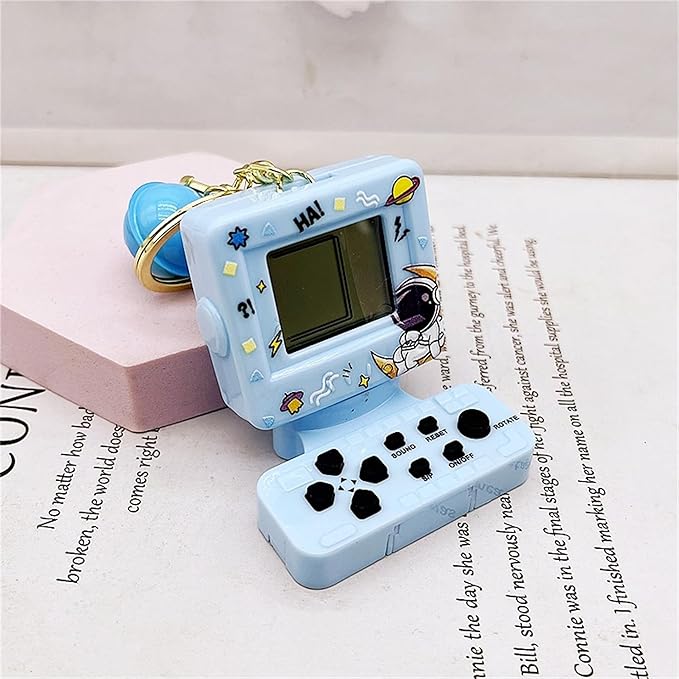 Retro Classic Game Console Pendant Keychain Playable Electronic Miniature Handheld Mini Games Machine with Keychain Ring Gift (X5)