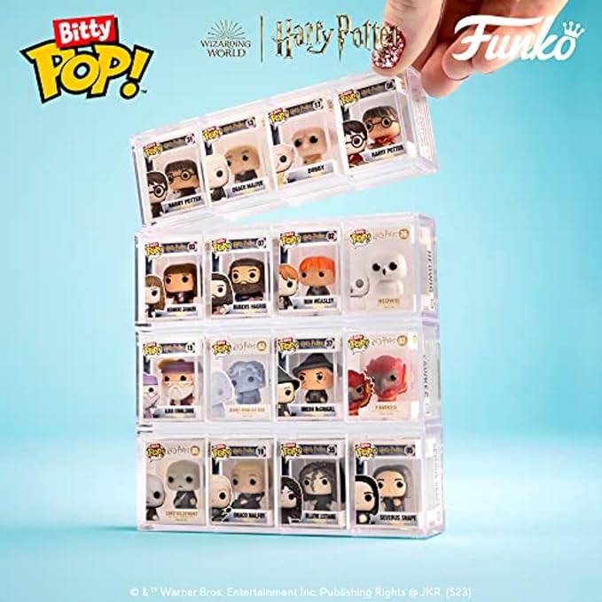 Funko Bitty POP! HP - Harry in Robe with Scarf, 4-Pack - Harry Potter, Draco Malfoy, Dobby and A Surprise Mystery Mini Figure - 0.9 Inch (2.2 Cm) - Harry Potter Collectable - Gift Idea - Cake Topper