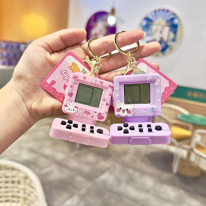Retro Classic Game Console Pendant Keychain Playable Electronic Miniature Handheld Mini Games Machine with Keychain Ring Gift (Z5)