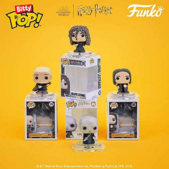 Funko Bitty POP! HP - Harry in Robe with Scarf, 4-Pack - Harry Potter, Draco Malfoy, Dobby and A Surprise Mystery Mini Figure - 0.9 Inch (2.2 Cm) - Harry Potter Collectable - Gift Idea - Cake Topper
