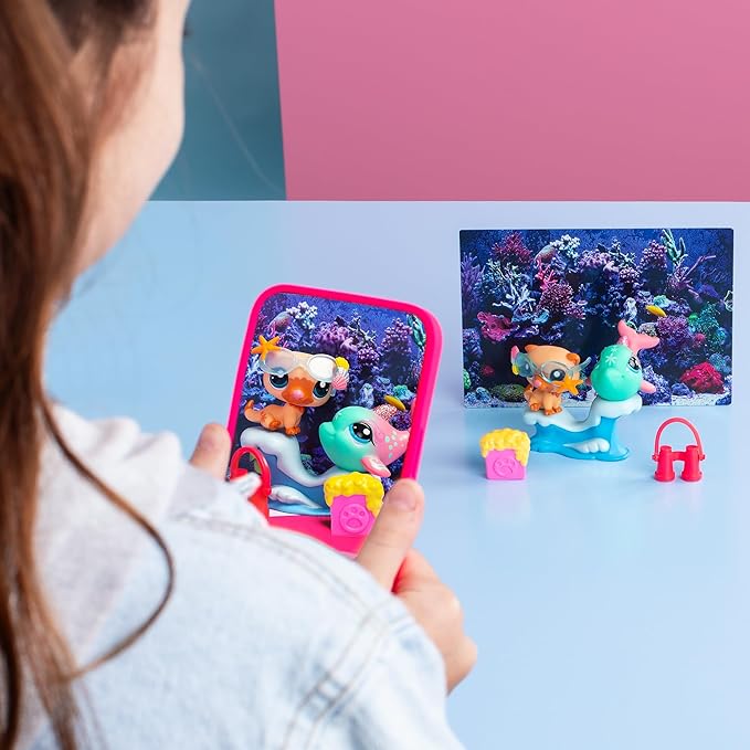 Bandai Littlest Pet Shop Petfluencer Shell-Fie Fun | Petfluencer Set Contains 2 Gen LPS Mini Pet Toys 4 Accessories 1 Backdrop 1 Collector Card And 1 Virtual Code | Collectable Toys For Girls And Boys