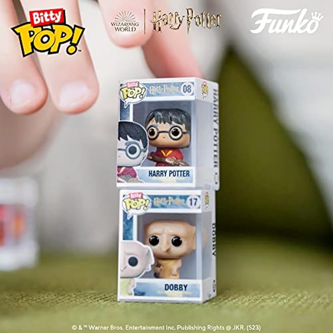 Funko Bitty POP! HP - Harry in Robe with Scarf, 4-Pack - Harry Potter, Draco Malfoy, Dobby and A Surprise Mystery Mini Figure - 0.9 Inch (2.2 Cm) - Harry Potter Collectable - Gift Idea - Cake Topper