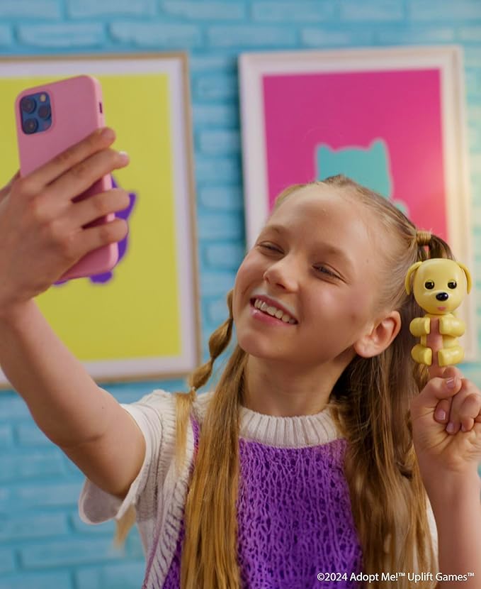 Adopt Me! x Fingerlings Dog, Interactive Pet with 40+ Sounds & Reactions (Ages 5+)