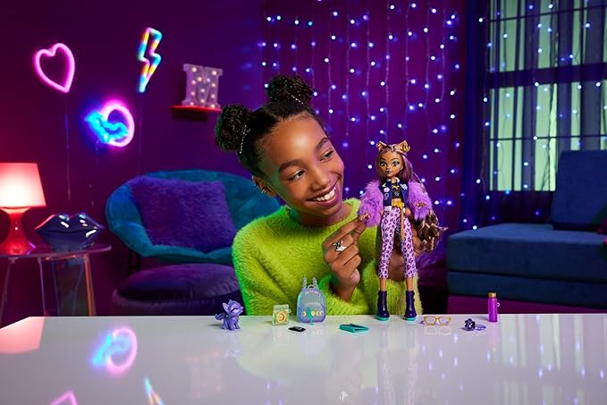 Monster High Clawdeen Wolf Doll with Pet Dog Crescent & Accessories Like Backpack, Planner, Snacks & More