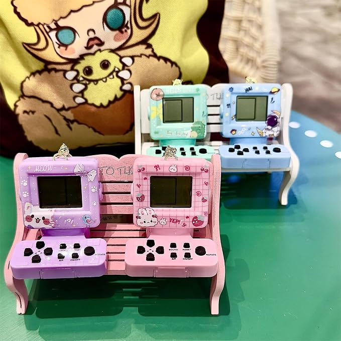 Retro Classic Game Console Pendant Keychain Playable Electronic Miniature Handheld Mini Games Machine with Keychain Ring Gift (Z5)