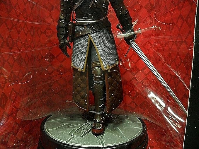 Dark Horse Deluxe The Witcher 3: Wild Hunt: Geralt Grandmaster Ursine Figure
