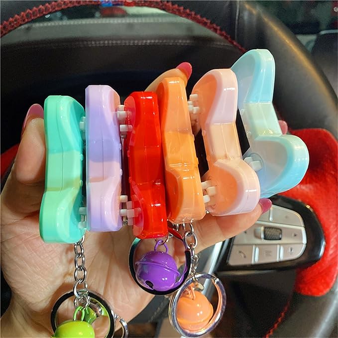 Retro Classic Game Console Pendant Keychain Playable Electronic Miniature Handheld Mini Games Machine with Keychain Ring Gift (M5)