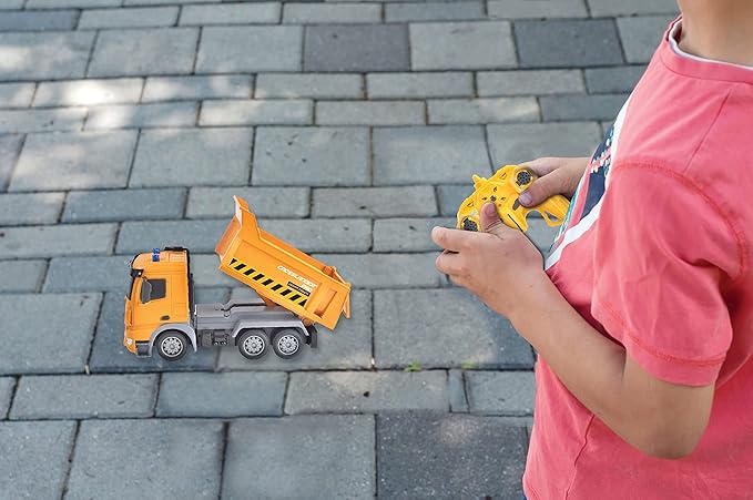 LEXiBOOK, Crosslander® pro RC Dump Truck, Remote Controlled Dump Truck, Light Effects, Rechargeable, RCP10