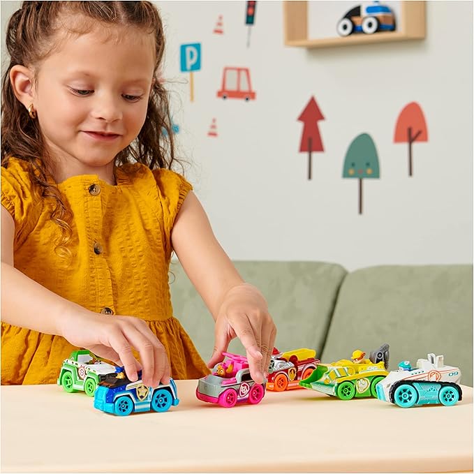 Paw Patrol, True Metal Neon Rescue Vehicle Gift Pack of 6 Collectible Die-Cast Toy Cars, 1:55 Scale, Kids Toys for Boys and Girls Ages 3 and up