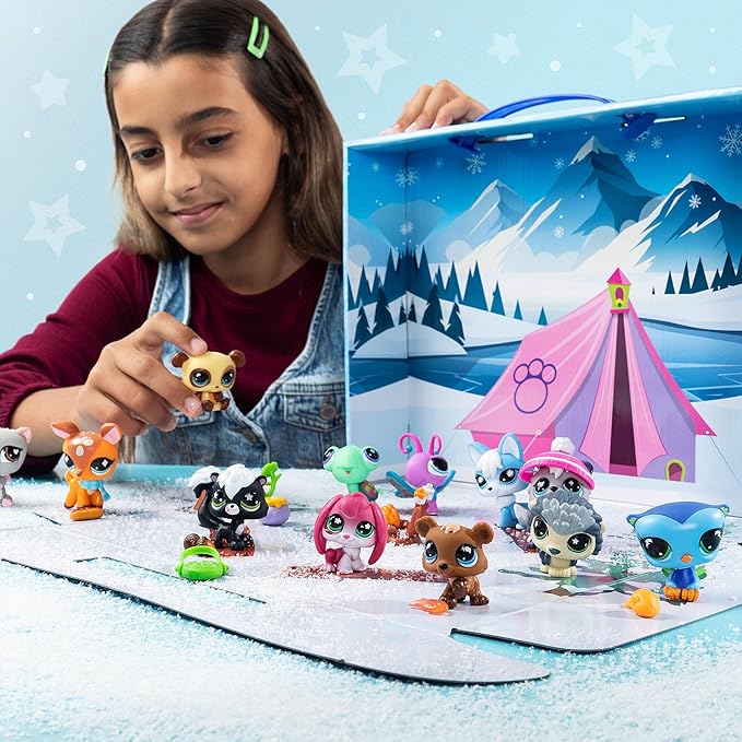Littlest Pet Shop - Cozy Campfire Play Pack - Series 4 - Gen 7 Authentic LPS Bobble Head Toy Figure, Collectible Toy Animal, Ages 4+