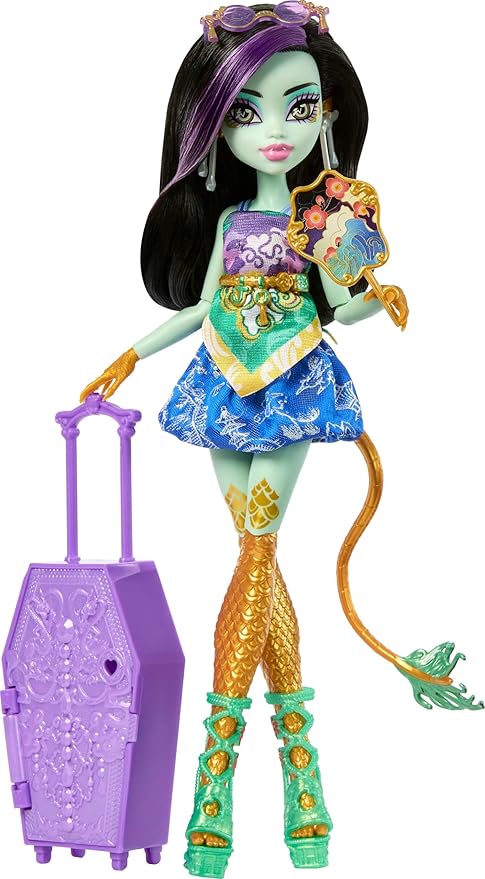 Monster High Skulltimate Secrets Jinafire Long Doll and Accessories Set, Destination: Gore-geous Oasis with Suitcase and 19+ Surprises Like Clothes
