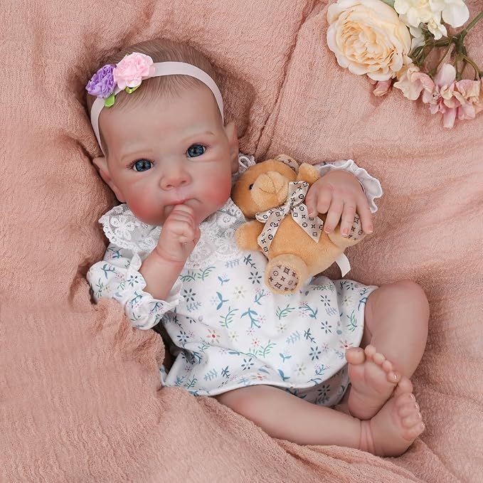 WOOROY Realistic Reborn Baby Dolls, 18 Inch Lifelike Newborn Baby Girl Doll with Soft Body, Real Life Baby Dolls with Accessories Gift Toys for Kids Age 3+