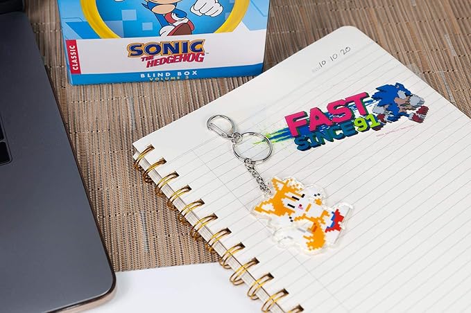 JUST FUNKY Sonic The Hedgehog Classic 90s Arcade Collector Looksee Mystery Surprise Box | 5 Themed Toy Collectibles | Lanyard, Pin, Wall Art & More