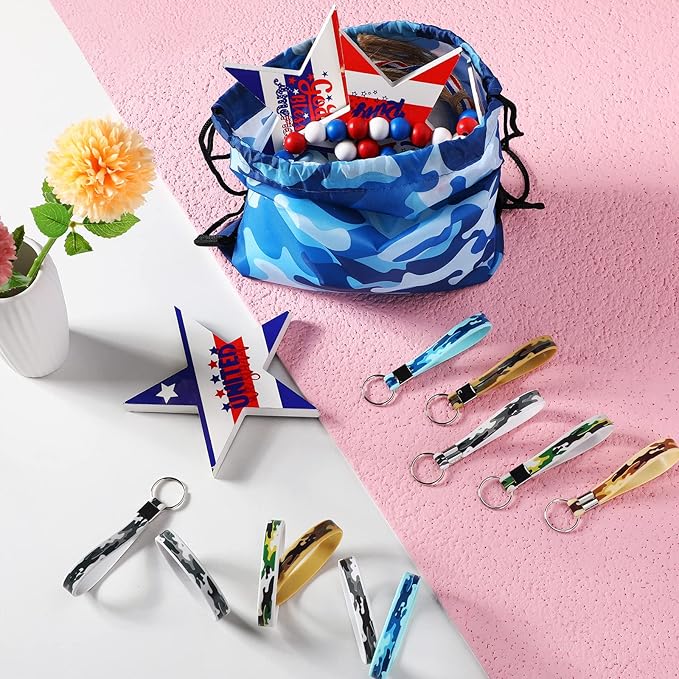 36 Pcs Tie Dye Party Favors Camouflage Drawstring Bag Bulk Camouflage Military Rubber Keychain Silicone Bracelet for Goodie Bag Stuffers Fillers Summer Camping Birthday Party Supplies(Classic Camo)