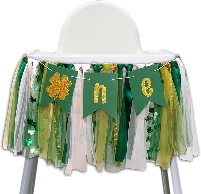 St Patrick's Day Lucky One High Chair Banner - 1st Birthday Party Decoration Supplies Highchair Banner, Lucky Four-Leaf Clover Sign Banner For First Birthday Decoration, Anniversary Milestone Celebration Party Photo Prop