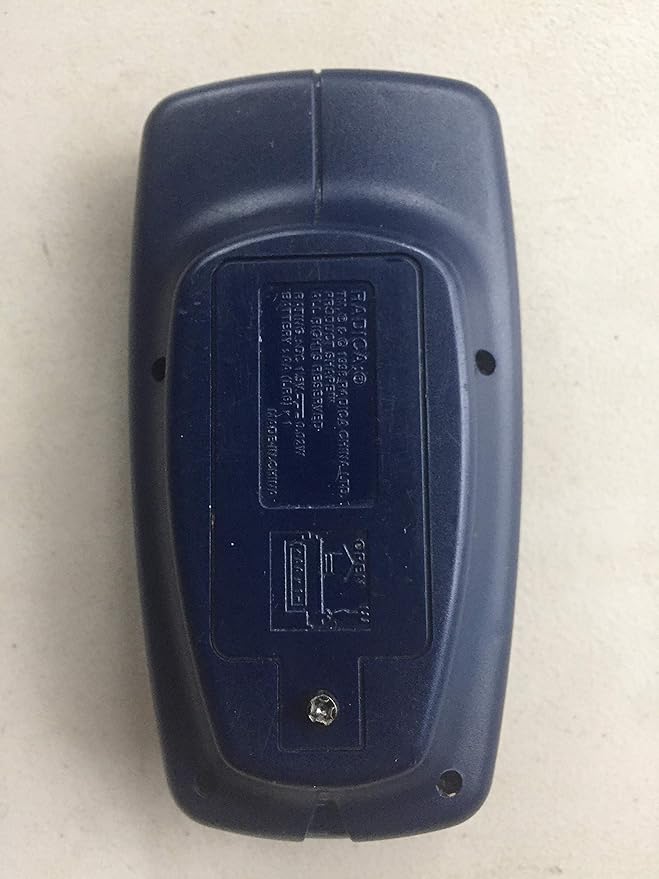 Radica Pocket Solitaire Electronic Handheld Game (1998 Edition with Timer Feature)